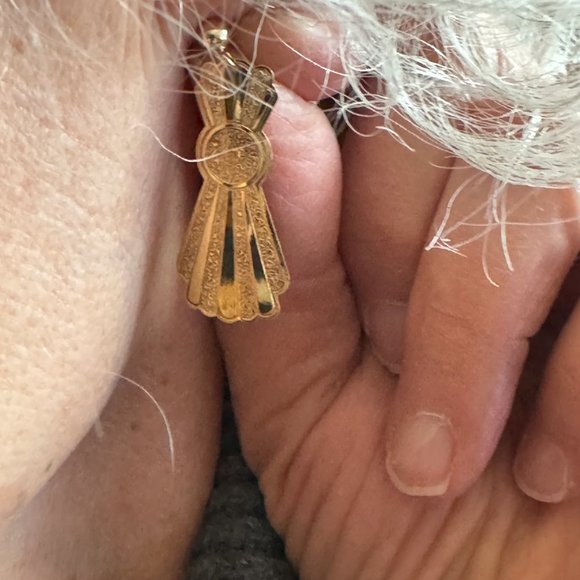 SOLD Vintage 14 Karat Gold Southwest Concho Earrings - Picture 6 of 6